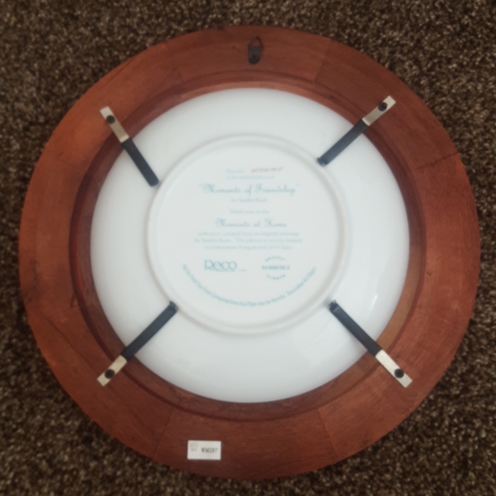 Plate & Frame Sisters Moment's of Friendship Collectors' Plate - Picture 2 of 5